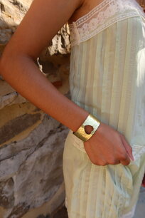 LOVE HAMMERED OPEN HEART CUFF 